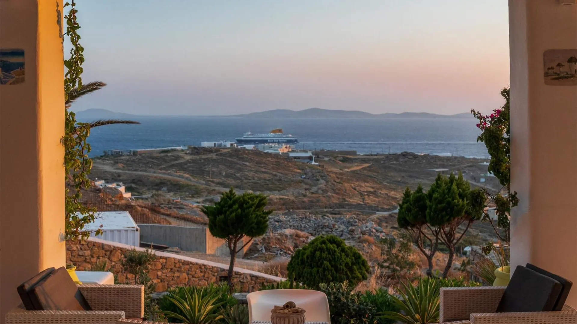 Helios Max Villa Mykonos Town